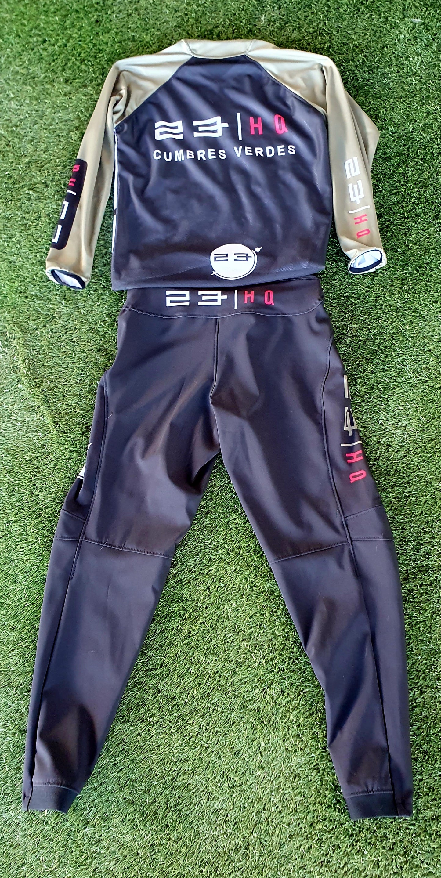 23 HQ Race Kit, Jersey with Long Pants